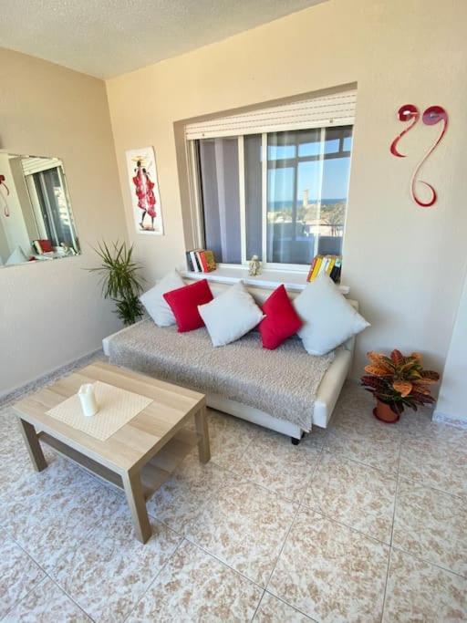 Lovely 1 Bedroom Apartment With Sea Views And Pool 埃斯特波纳 外观 照片