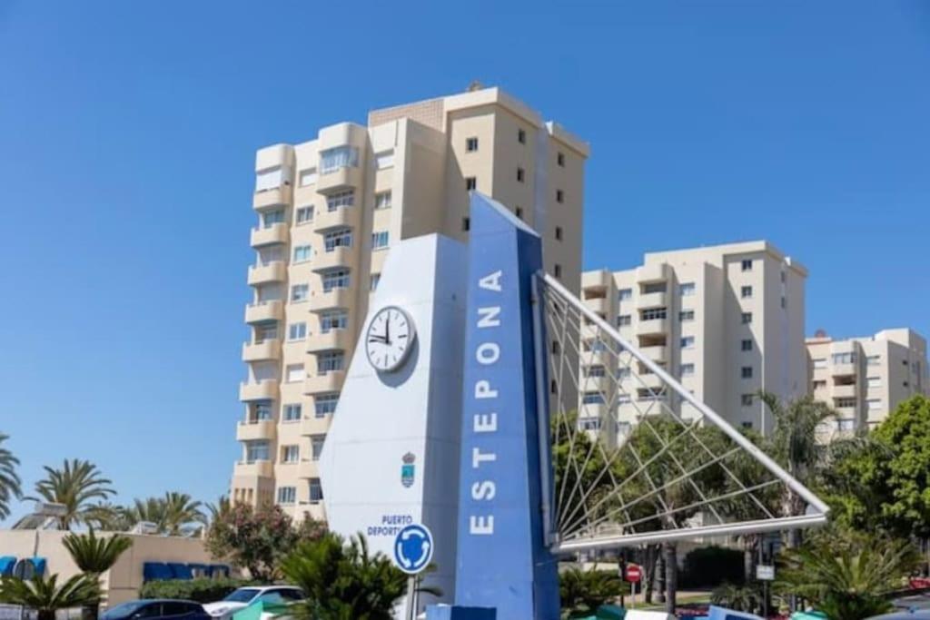 Lovely 1 Bedroom Apartment With Sea Views And Pool 埃斯特波纳 外观 照片