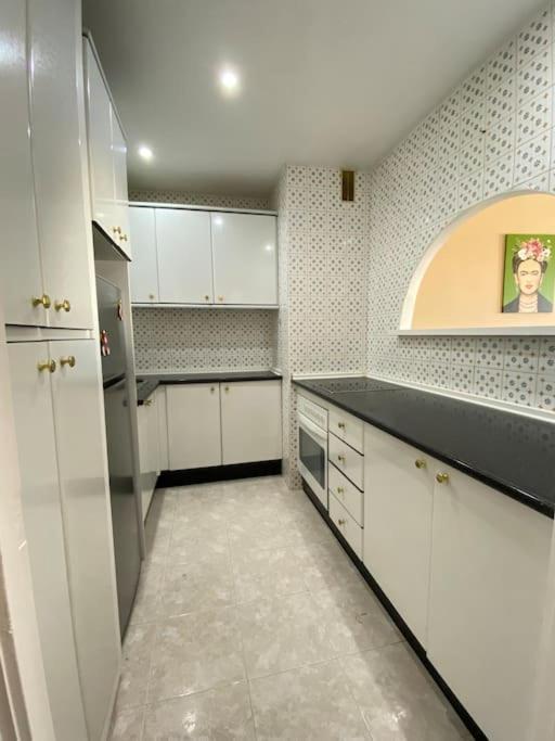 Lovely 1 Bedroom Apartment With Sea Views And Pool 埃斯特波纳 外观 照片