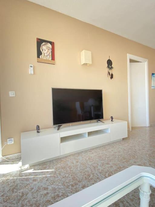 Lovely 1 Bedroom Apartment With Sea Views And Pool 埃斯特波纳 外观 照片