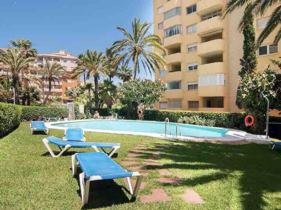 Lovely 1 Bedroom Apartment With Sea Views And Pool 埃斯特波纳 外观 照片