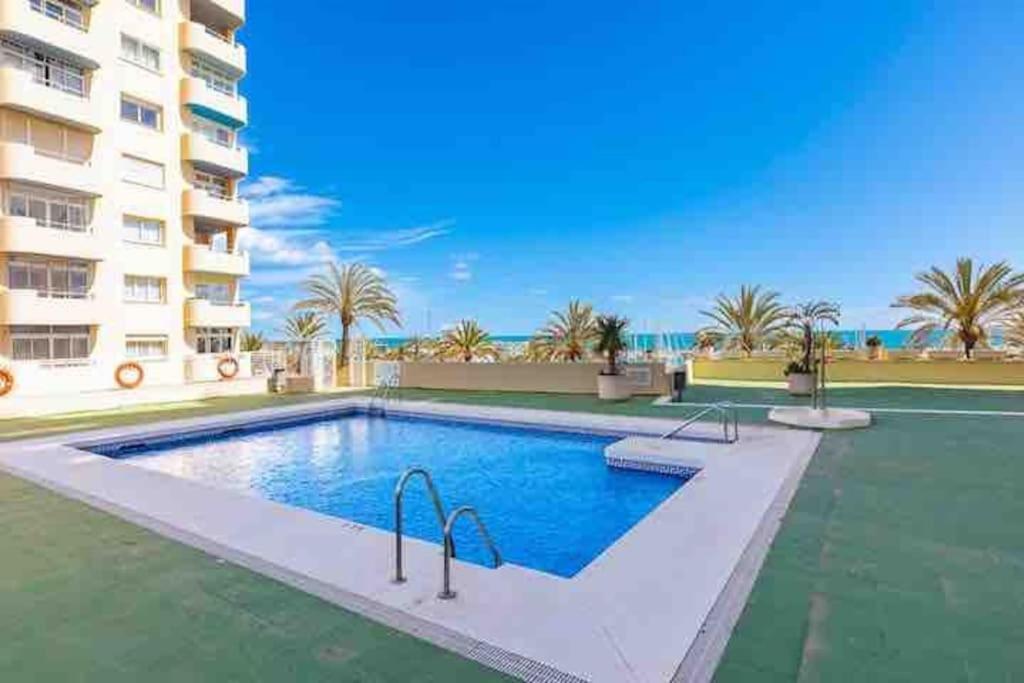 Lovely 1 Bedroom Apartment With Sea Views And Pool 埃斯特波纳 外观 照片